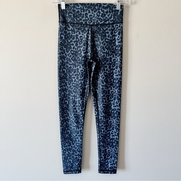 Zyia Stone Leopard Scrunchy Light n Luxe Leggings Blue Highrise Size 2 - Picture 4 of 11